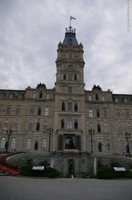 Central tall structure of the Quebec Parliament Building.jpg
