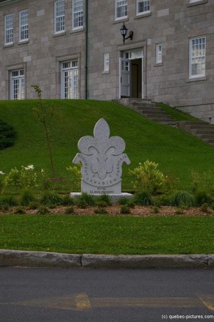 Emblem and symbol of the Royal 22 IEME Regiment Canadien Francais at La Citadelle in Quebec.jpg
