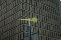 Gold modern sculpture in Quebec City (3).jpg