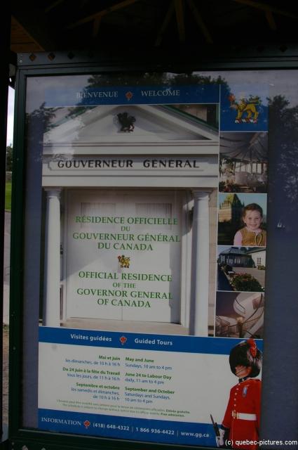 Guided Tour sign at La Citadel in Quebec City.jpg

