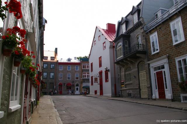 Homes shops and stores in Quebec City.jpg
