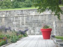Large red pot near the Quebec Parliament Building.jpg