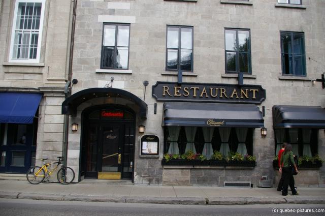 Le Continental Restaurant in in Quebec City.jpg
