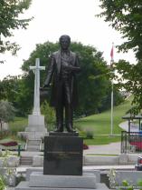 Louis Hippolyte La Fontaine statue near the Quebec Parliament Building.jpg