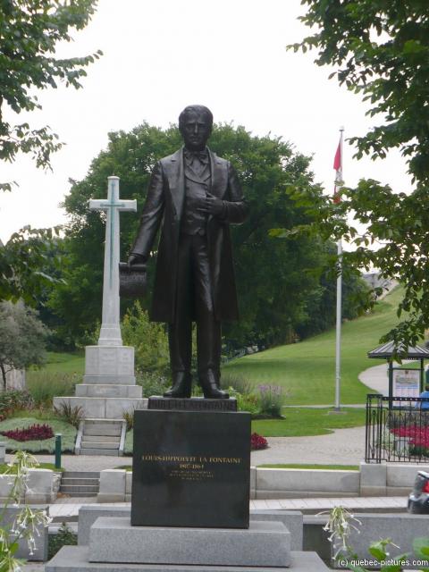 Louis Hippolyte La Fontaine statue near the Quebec Parliament Building.jpg
