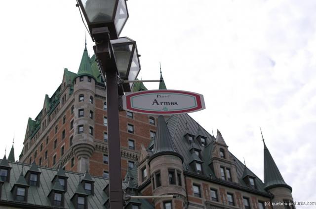 Place d' Armes street at Old Quebec City.jpg

