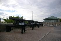 Row of canons at La Citadel in Quebec City.jpg
