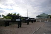 Row of canons at La Citadel in Quebec City.jpg