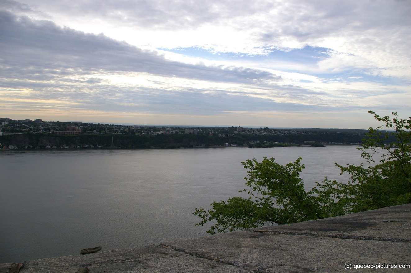 St. Lawrence river as viewed from La Citadel in Quebec.jpg
