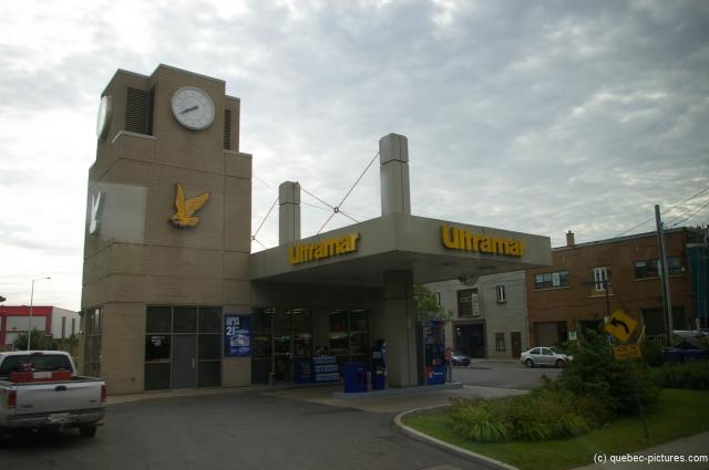 Ultramar gas station in Quebec.jpg
