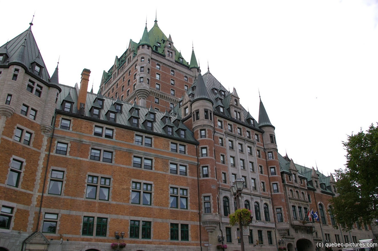 Front of the Fairmont Le Château Frontenac in Old Quebec City.jpg
