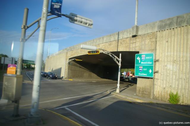 Highway sign in Trois-Rivières in Quebec Canada.jpg

